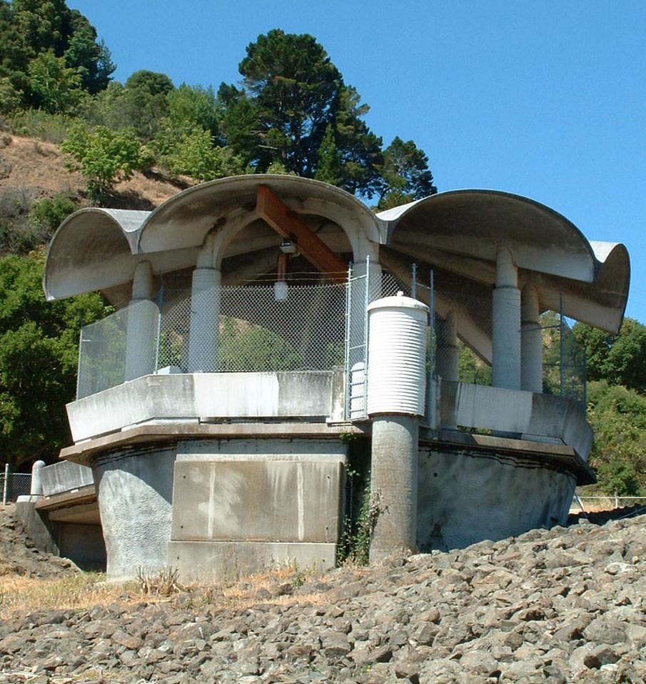 Sobrante Outlet Tower